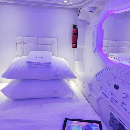 Met A Space Pod @Phrom Phong Banguecoque Exterior foto