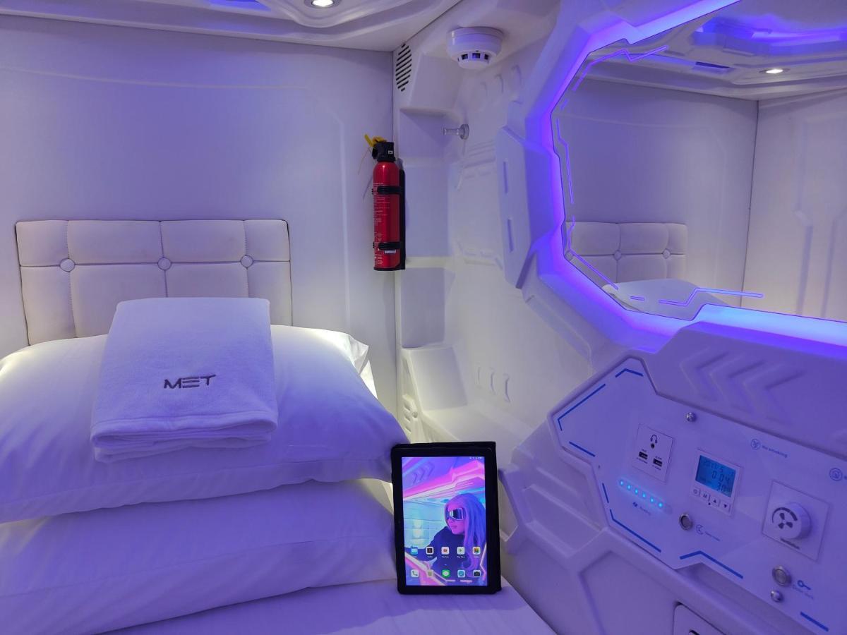 Met A Space Pod @Phrom Phong Banguecoque Exterior foto