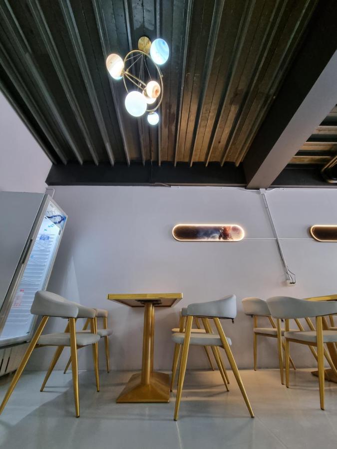 Met A Space Pod @Phrom Phong Banguecoque Exterior foto