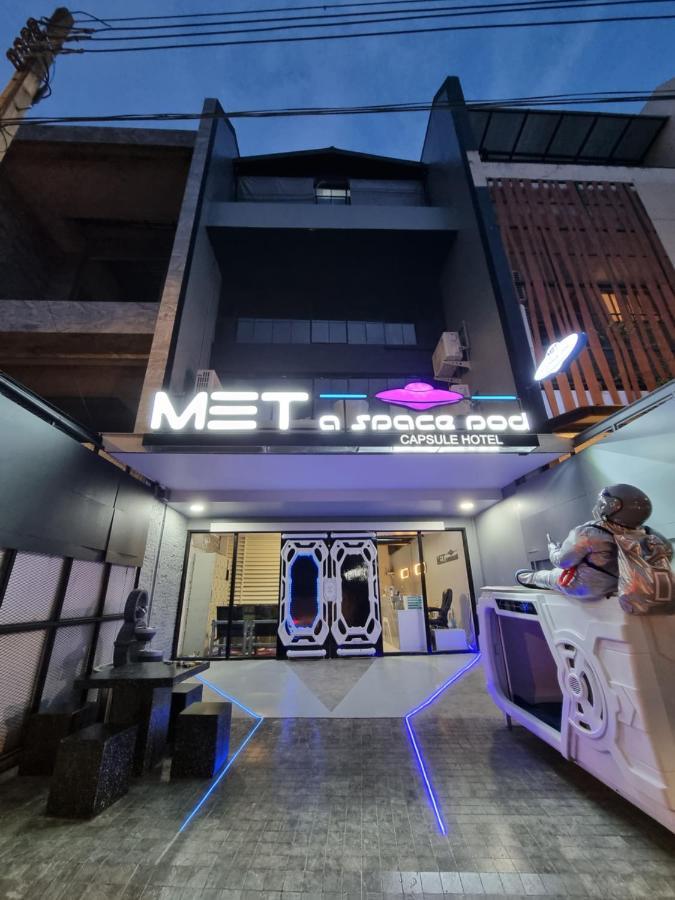 Met A Space Pod @Phrom Phong Banguecoque Exterior foto
